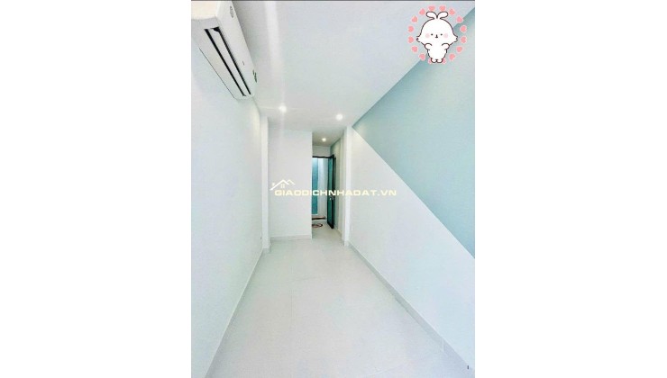 Nhà 3 tầng Tân Bình, hẻm Lạc Long Quân, 18m2, 2PN, 3WC, sổ hồng, giá 2.8 tỷ - Cơ hội an cư lý tưởng